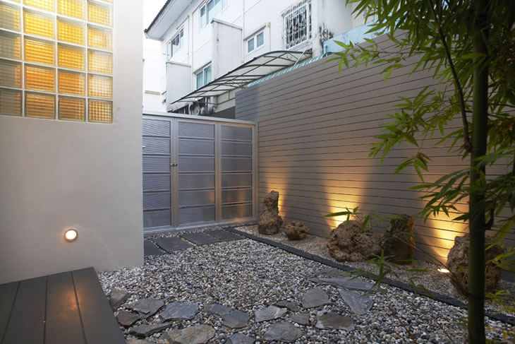 Click the image to close it.